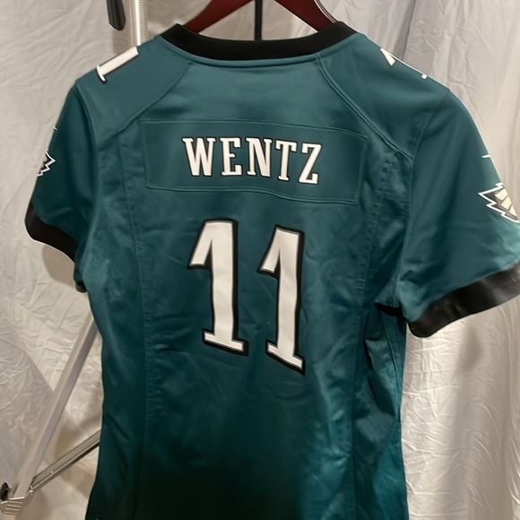 Women’s Carson Wentz #11 Eagles Jersey - Picture 3 of 4